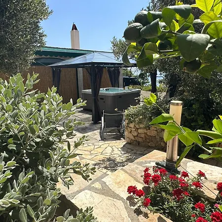 Jacuzzi Apartman Marin * بول