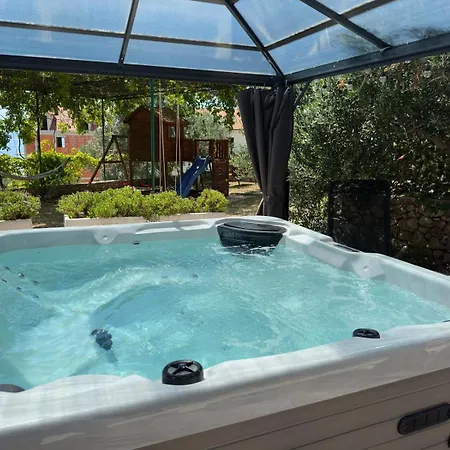 Marin With Jacuzzi - Bol, Brac