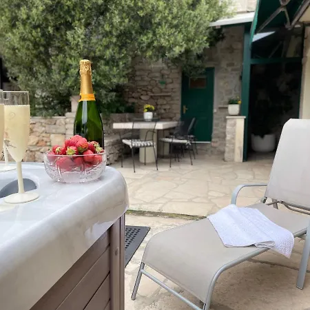 Villa Jacuzzi Marin Bol