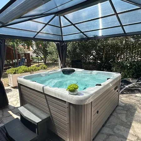 Jacuzzi Marin * Bol