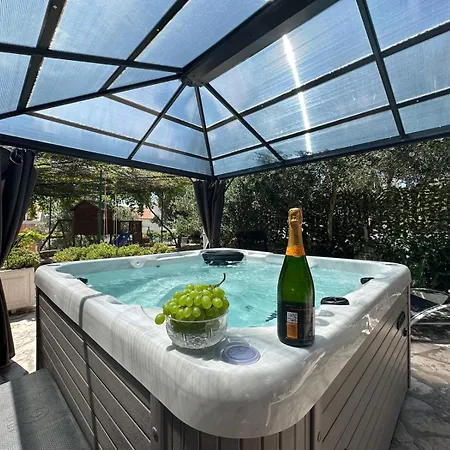 Villa Jacuzzi Marin
